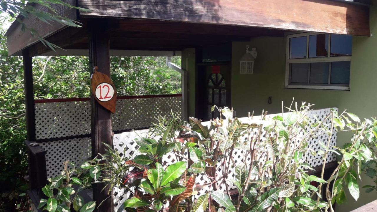 Hibiscus Valley Inn Marigot ภายนอก รูปภาพ
