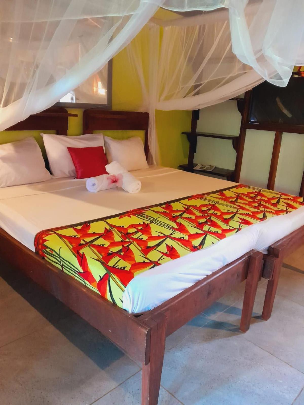 Hibiscus Valley Inn Marigot ภายนอก รูปภาพ
